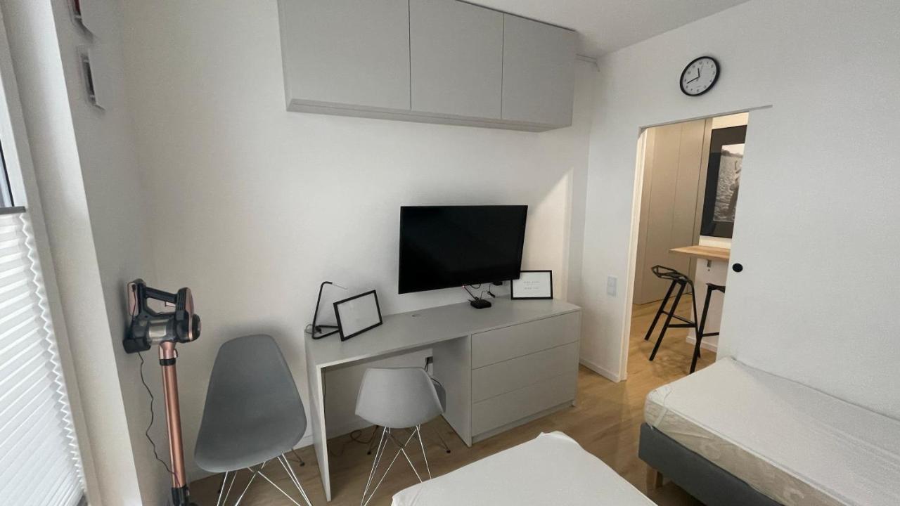 4 Bed 2 Warschau