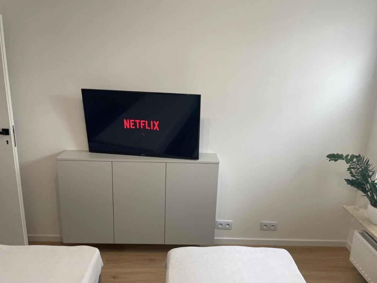 4 Bed 2 Warschau